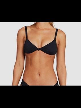 NWT Vitamin A Women's Black Zuri Bralette Bikini Top Swimwear Size S/6